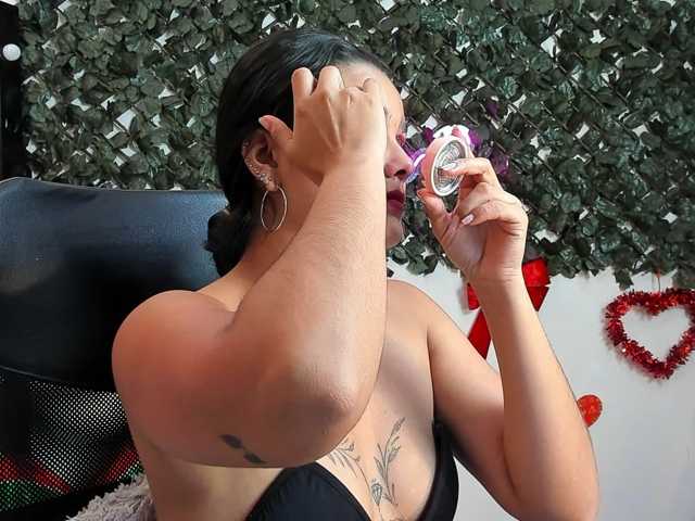 DestinyHills live cam on BongaCams