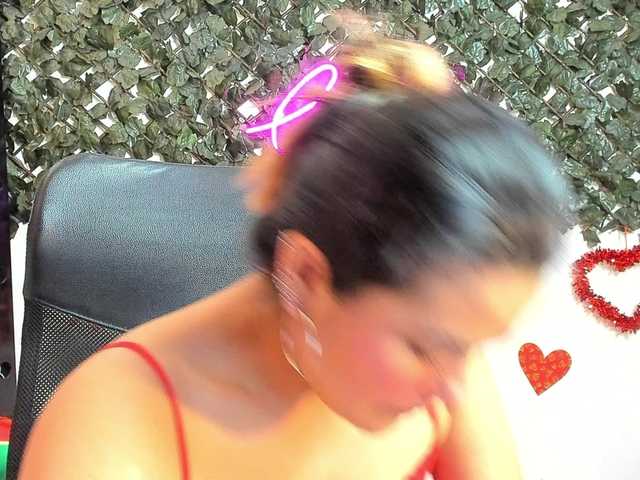 DestinyHills live cam on BongaCams