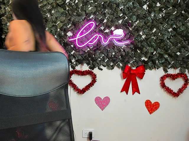 DestinyHills live cam on BongaCams