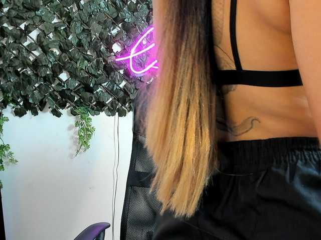 DestinyHills live cam on BongaCams