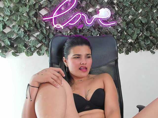 DestinyHills live webcam show