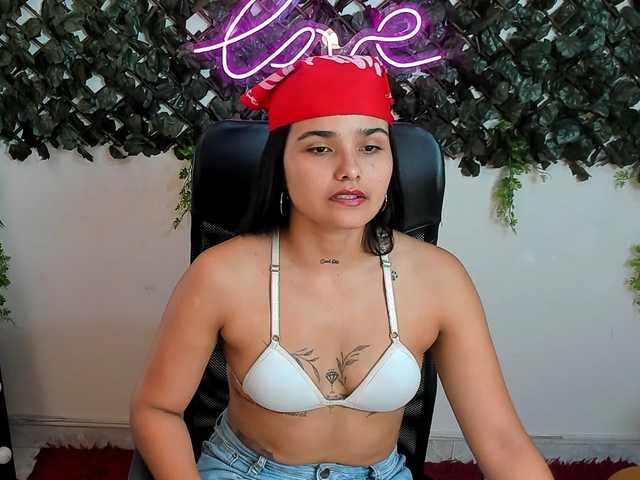 DestinyHills live cam on BongaCams