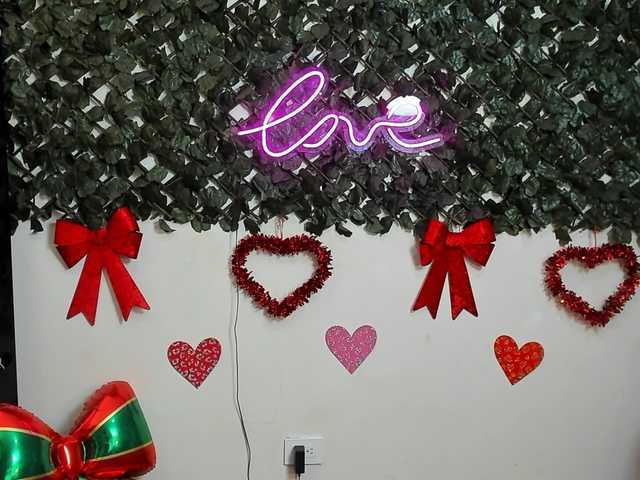 DestinyHills live cam on BongaCams