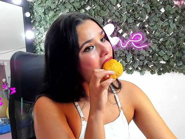 DestinyHills live cam on BongaCams