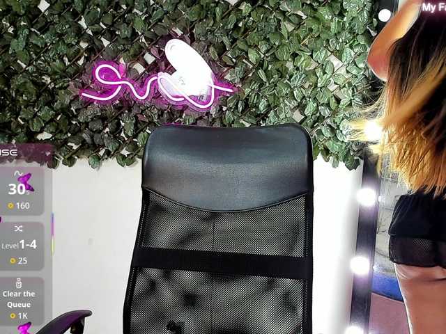 DestinyHills live cam on BongaCams