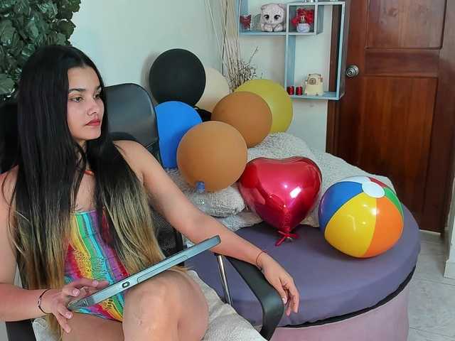 DestinyHills live cam on BongaCams