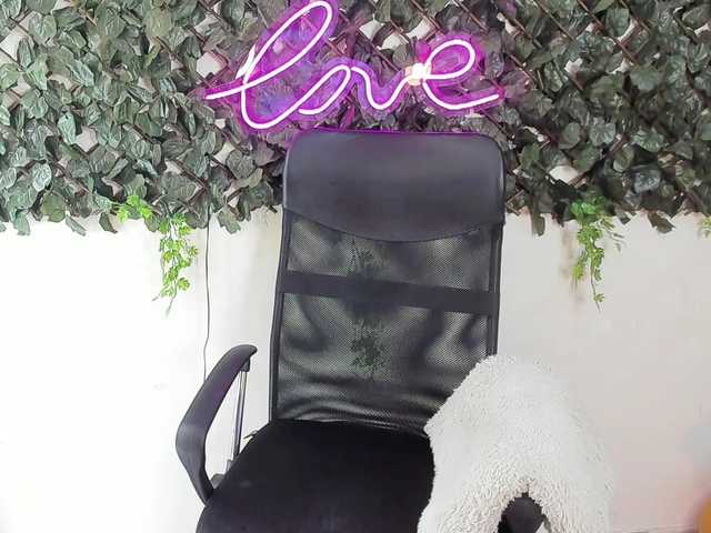 DestinyHills live cam on BongaCams