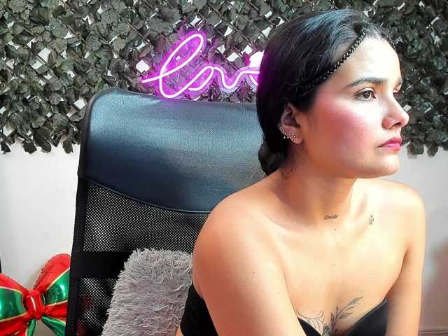 DestinyHills live cam on BongaCams