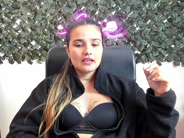 DestinyHills, en directo ahora en BongaCams