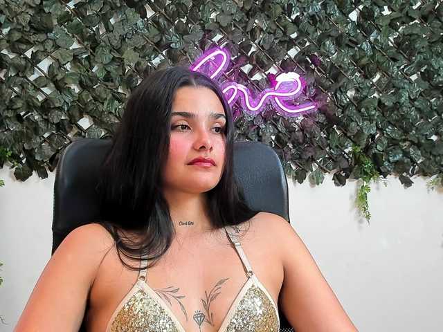 DestinyHills live cam on BongaCams