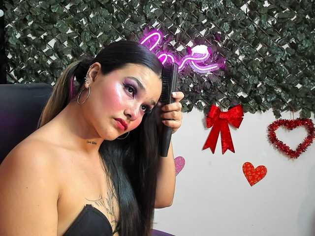 DestinyHills live cam on BongaCams