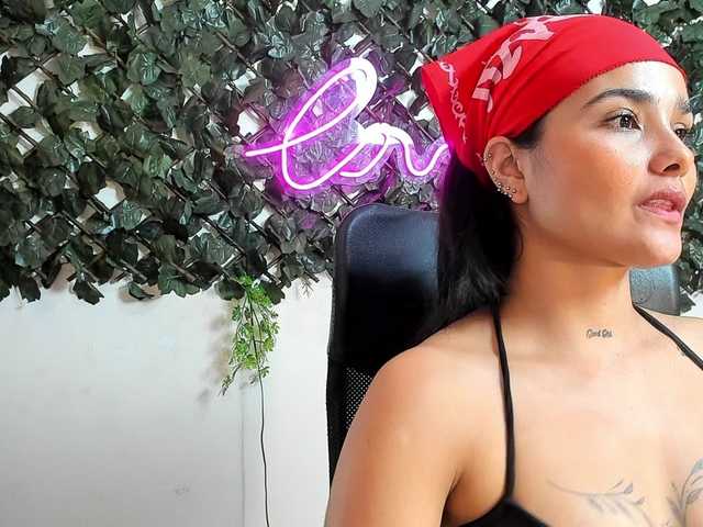 DestinyHills live cam on BongaCams