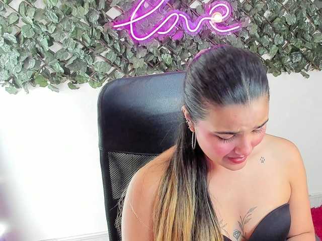DestinyHills live webcam show