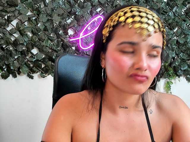 DestinyHills live cam on BongaCams