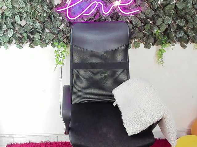 DestinyHills live cam on BongaCams