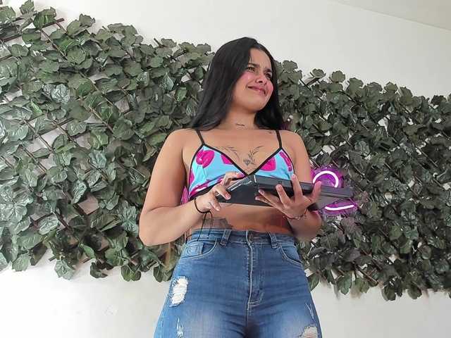 DestinyHills live webcam show