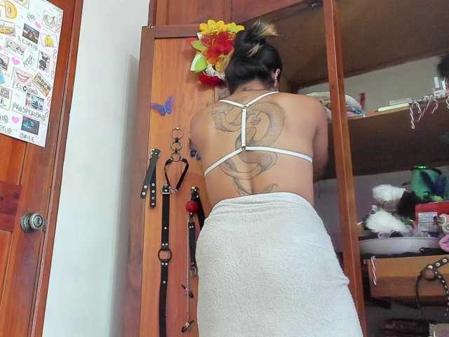 DestinyHills live cam on BongaCams