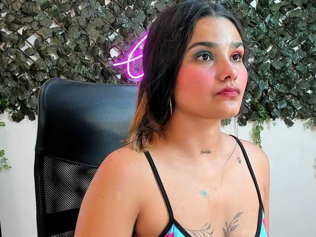 DestinyHills live cam on BongaCams