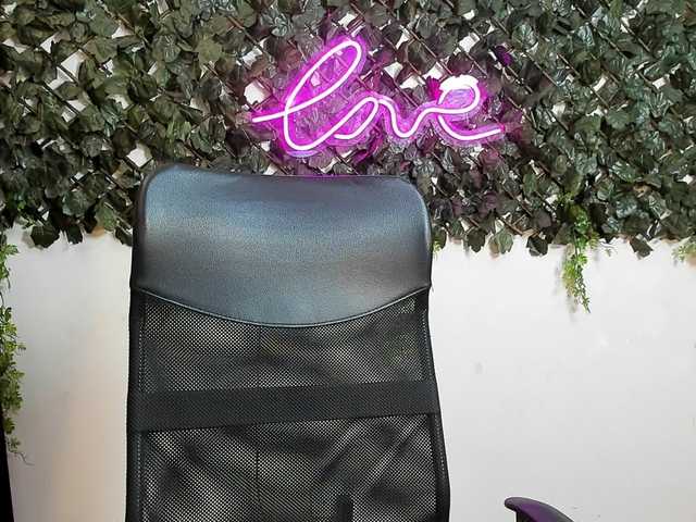 DestinyHills live cam on BongaCams