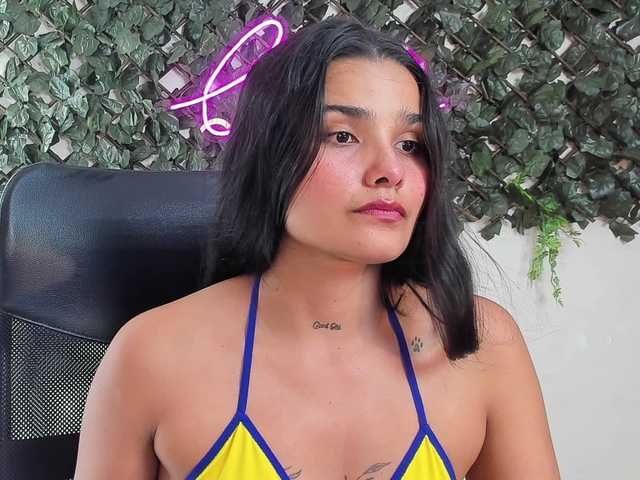 DestinyHills live cam on BongaCams