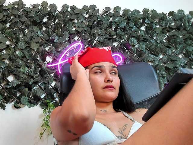 DestinyHills live cam on BongaCams