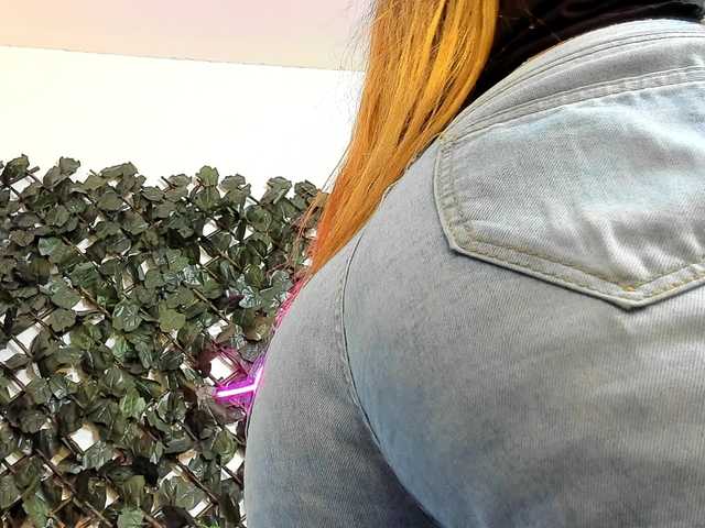 DestinyHills live cam on BongaCams