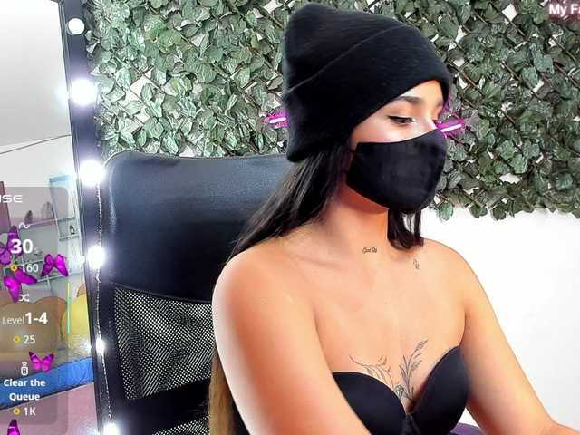 DestinyHills live cam on BongaCams