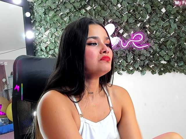 DestinyHills live cam on BongaCams