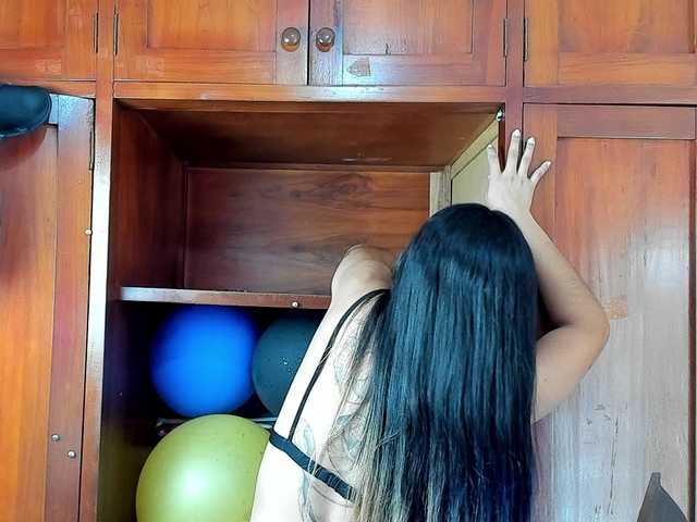 DestinyHills live cam on BongaCams