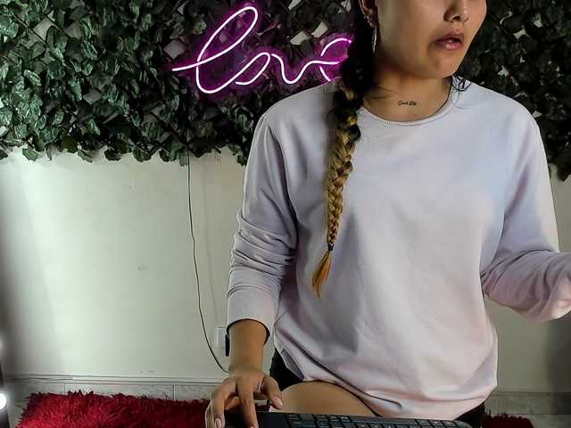 DestinyHills live cam on BongaCams