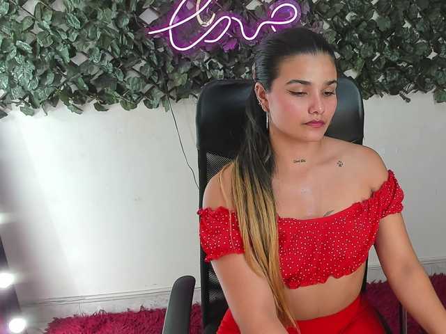 DestinyHills live cam on BongaCams
