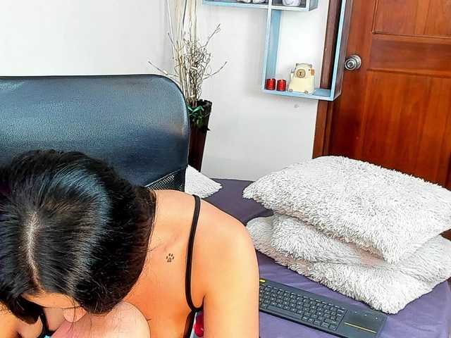 DestinyHills live cam on BongaCams