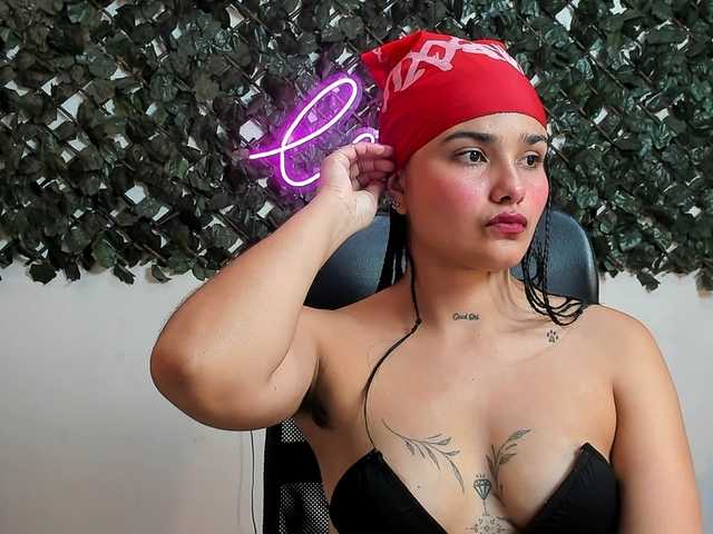DestinyHills live cam on BongaCams