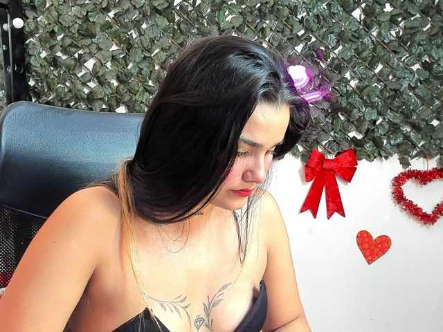 DestinyHills live cam on BongaCams