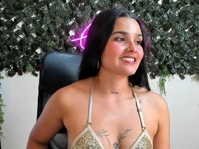 DestinyHills live cam on BongaCams