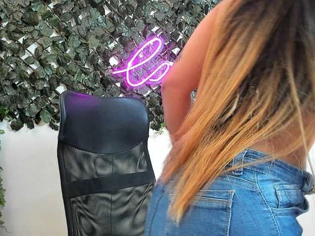 DestinyHills live cam on BongaCams