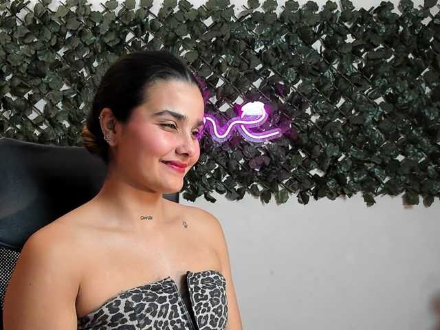 DestinyHills live cam on BongaCams