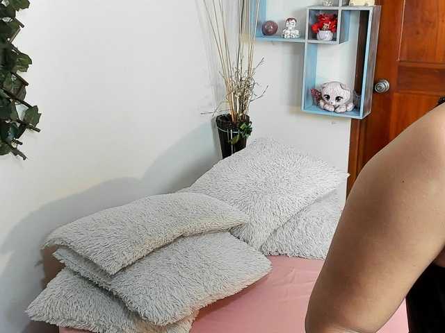 DestinyHills live cam on BongaCams