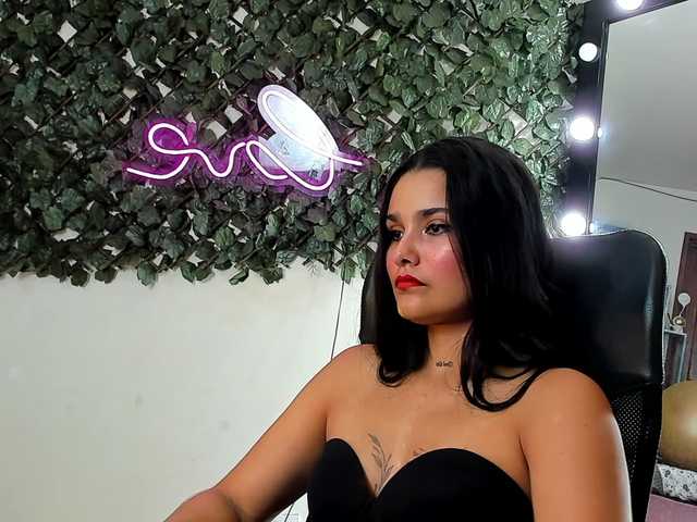 DestinyHills live cam on BongaCams