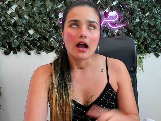 DestinyHills live cam on BongaCams