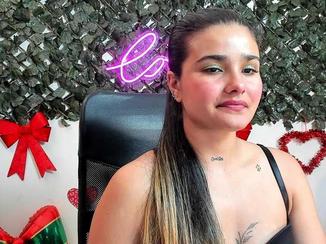 DestinyHills live cam on BongaCams
