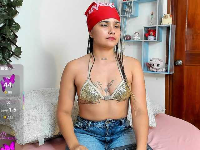 DestinyHills live cam on BongaCams