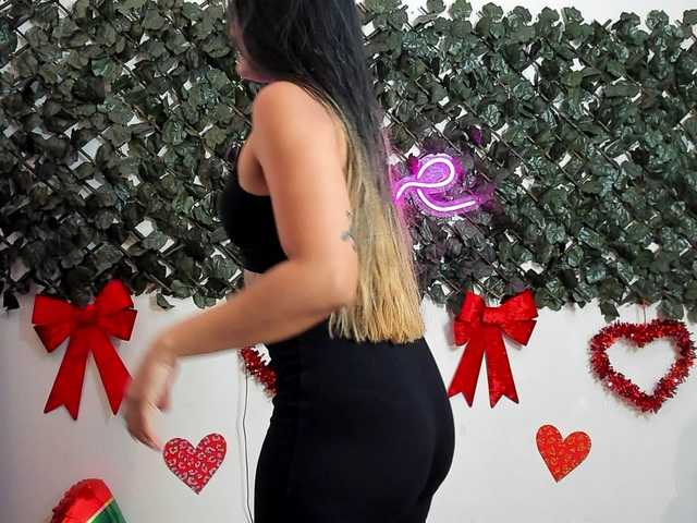 DestinyHills live cam on BongaCams