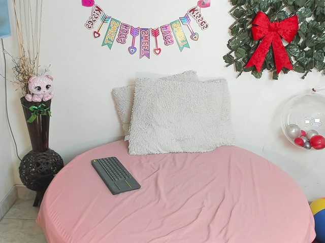 DestinyHills Live Cam on BongaCams