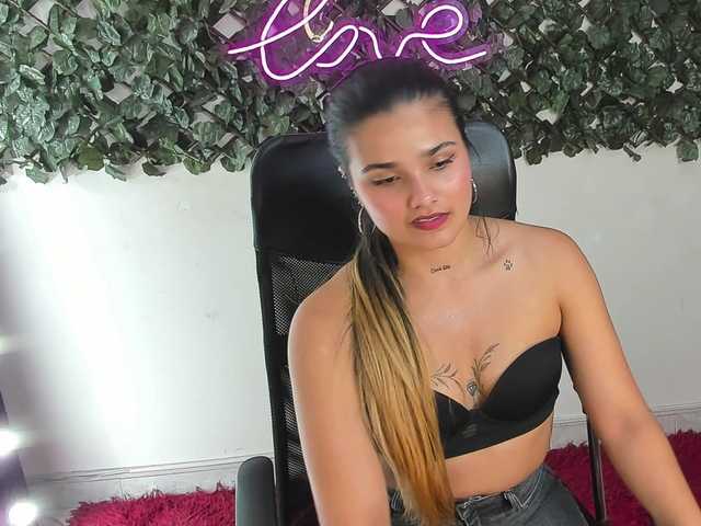 DestinyHills live webcam show