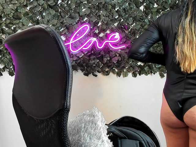 DestinyHills live cam on BongaCams