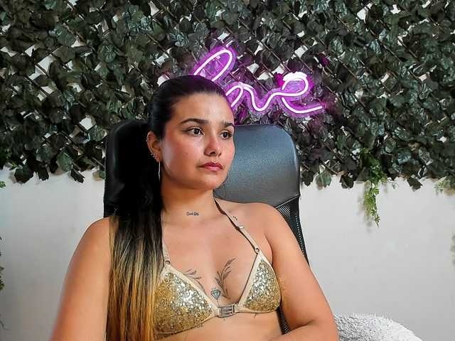 DestinyHills live cam on BongaCams