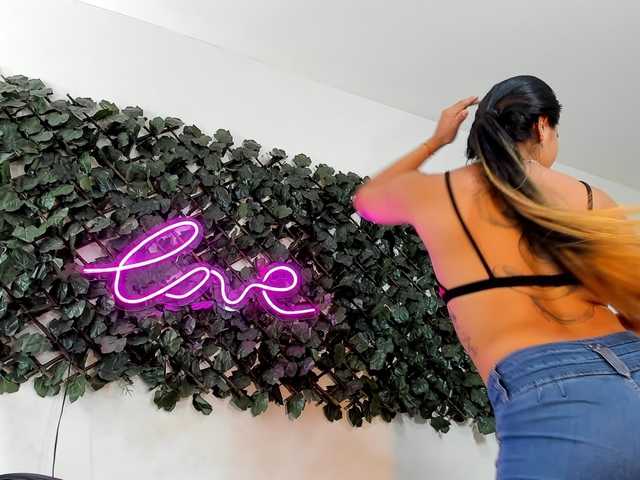 Sex chat gratuit in direct cu DestinyHills pe BongaCams