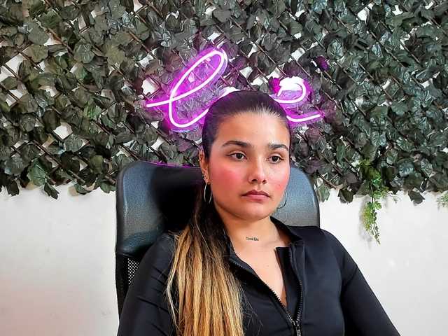 DestinyHills live cam on BongaCams