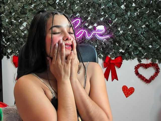 DestinyHills live cam on BongaCams